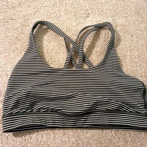 Lululemon sports bra size 6